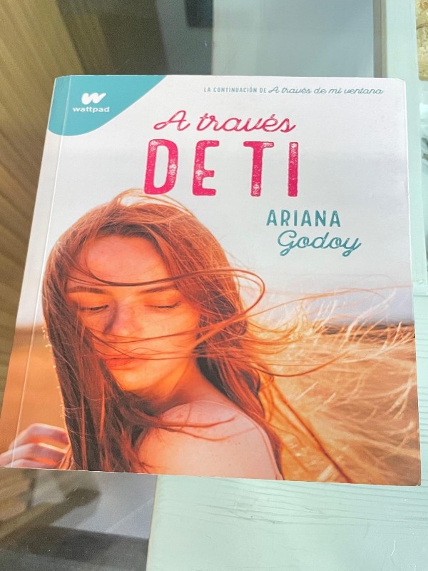 A traves de ti  – «Descubre el secreto: ‘A través de ti’ de Ariana Godoy, una autobiografía impactante que te hará reflexionar sobre la vida»