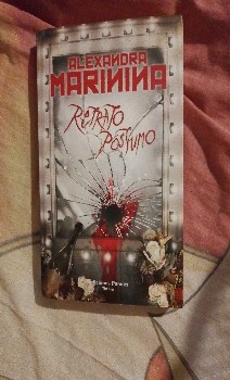 La Vida en Silencio del Autor: Una Análisis Profundo del Retrato Póstumo de Alexandra Marínina