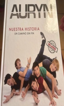 Descubre la magia del mundo de Auryn: Una odisea de amor y pérdida en las profundidades de la tierra
