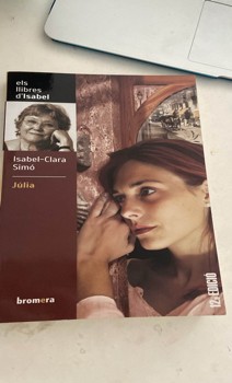 Descubre el mundo de Júlia: Una historia de amor y superación en la infancia