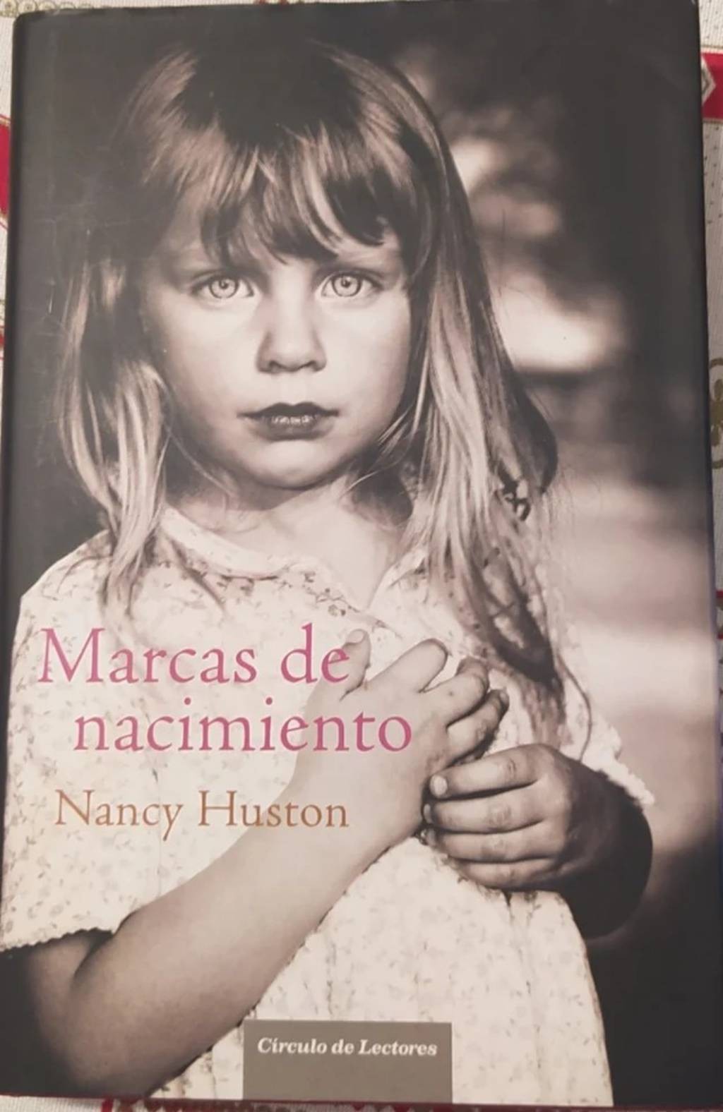 Más allá del agua: una odisea a las marcas de nacimiento de Nancy Huston