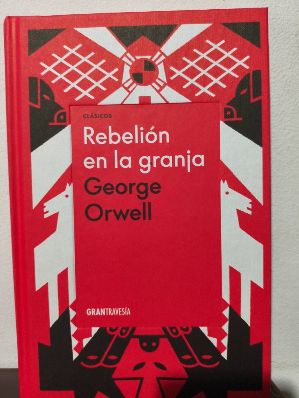 Rebelión en la Granja: Una Crítica Social Profunda que sigue siendo Relevante en Nuestra Sociedad Actual
