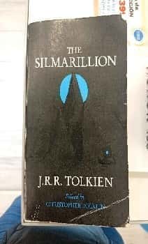 Descubre la magia de Middle-earth en ‘The Silmarillion’: Una reseña que te dejará sin aliento