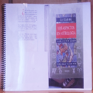 Descubre los secretos de la astrología con ‘Los aspectos en la astrología’ por Sue Tompkins.