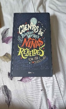 Cuentos de buenas noches para niñas rebeldes Cuentos de buenas noches para niñas rebeldes