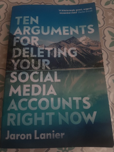 Imagen 2 del libro Ten Arguments for Deleting Your Social Media Accounts Right Now