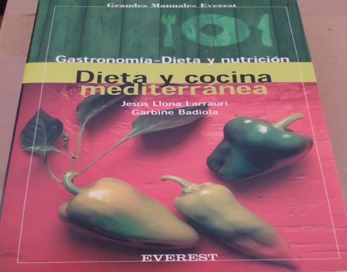 Libro de segunda mano: Dieta y cocina mediterránea