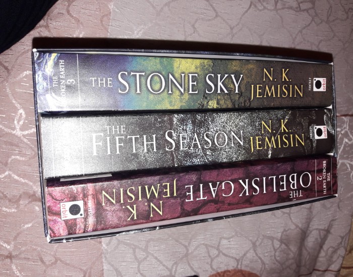 Libro de segunda mano: The Broken Earth Trilogy: The Fifth Season The Obelisk Gate The Stone Sky