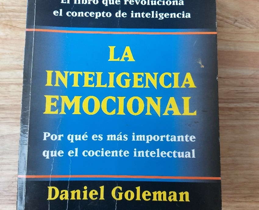 Libro de segunda mano: La Inteligencia  Emocional. 