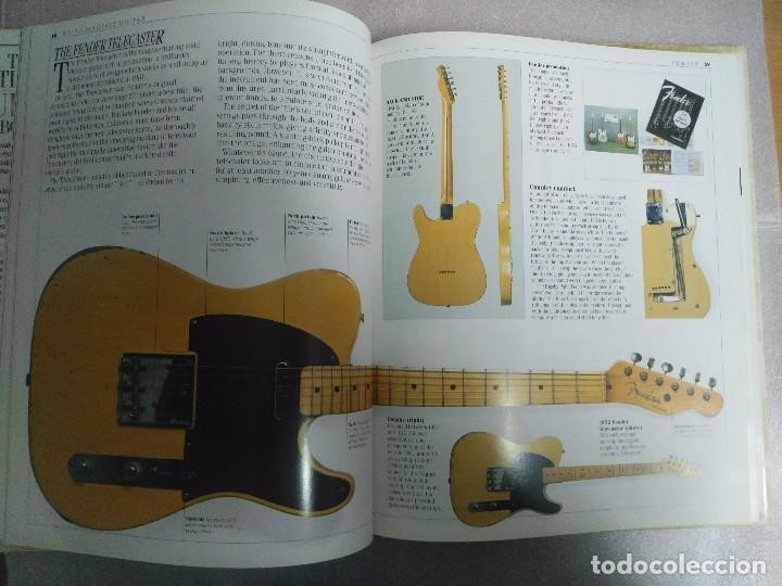 Imagen 3 del libro The Ultimate Guitar Book Tony Bacon TAPAS DURAS CON SOBRECUBIERTA El libro de las guitarras