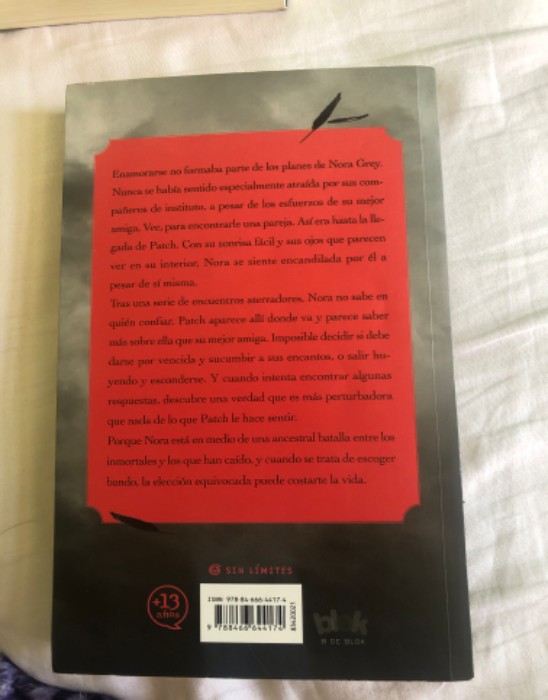 Imagen 2 del libro Hush hush